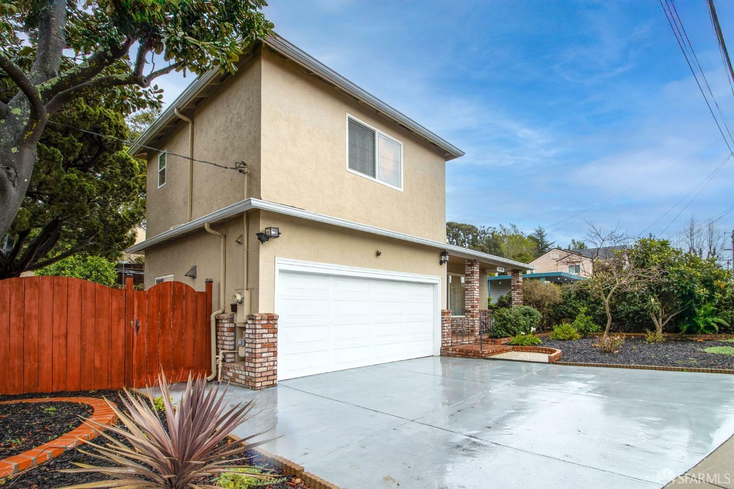 Property Photo:  18500 Crest Avenue  CA 94546 