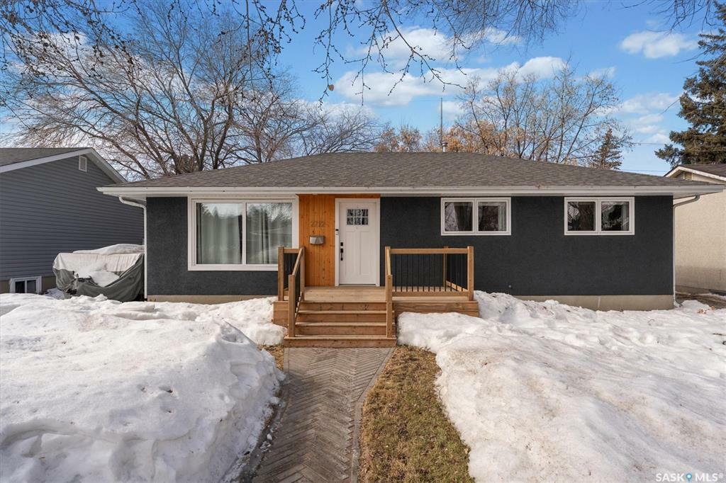 Property Photo:  2712 Preston Avenue S  SK S7J 2G6 