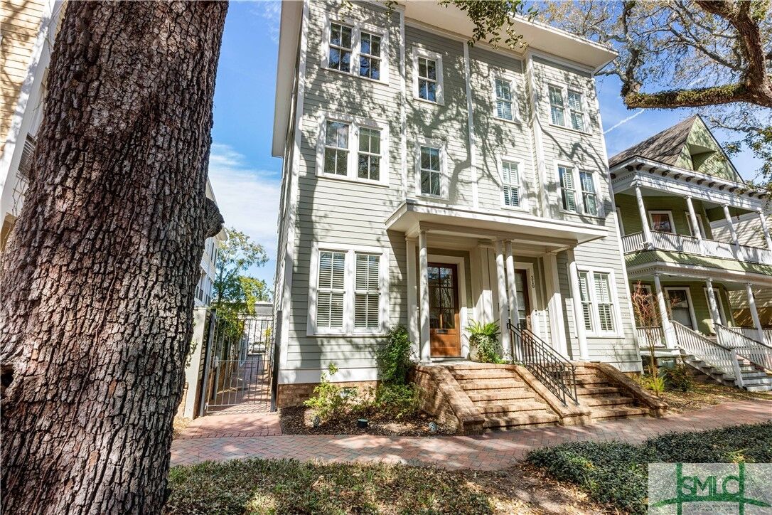 Property Photo:  212 W Gwinnett Street  GA 31401 