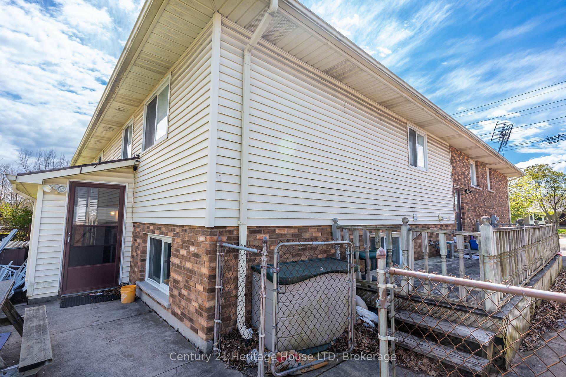 Photo de la propriété: 414 First Avenue ON L3C 5Z1