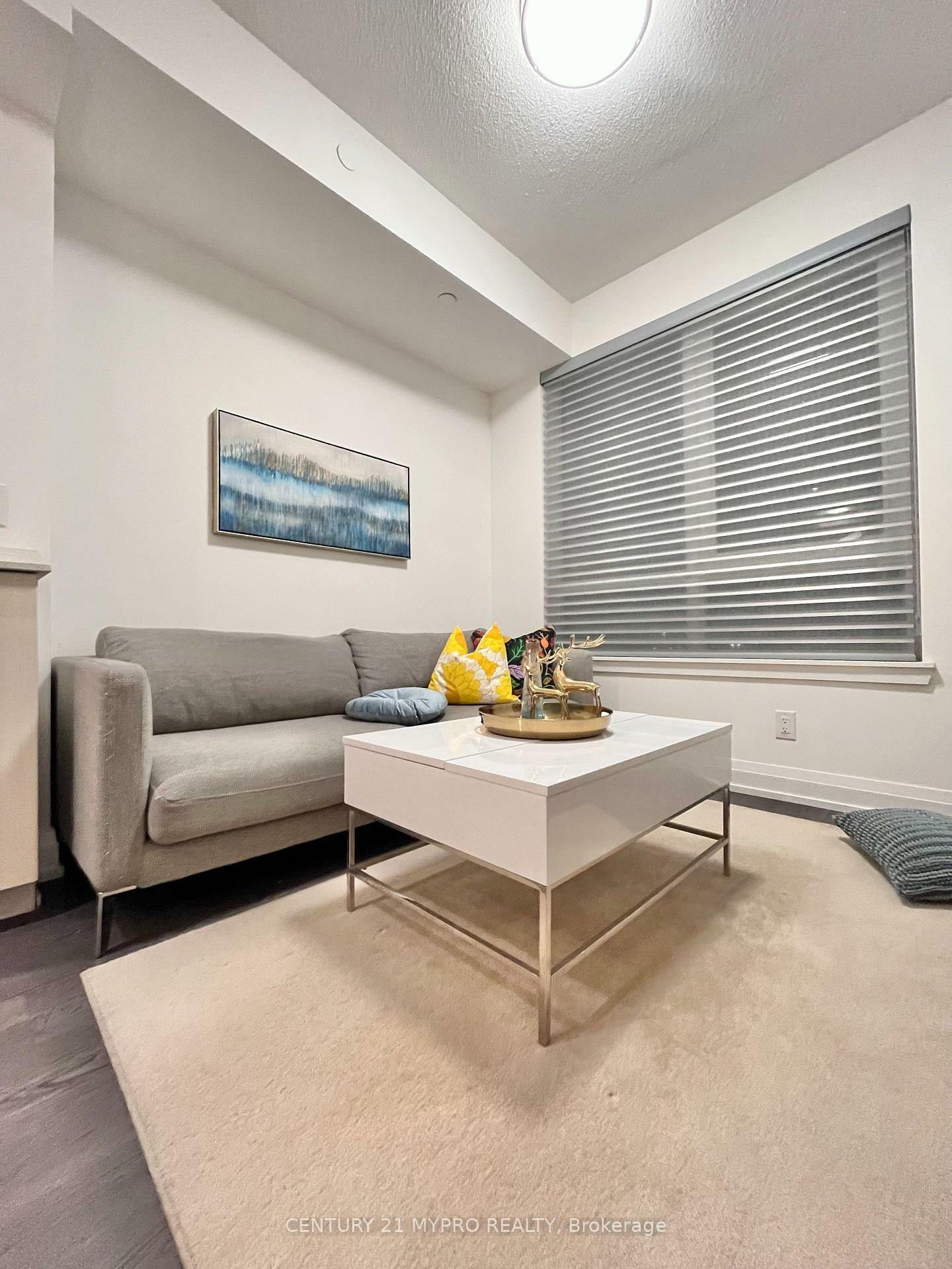 Photo de la propriété: 591 Sheppard Avenue E 1027 ON M2K 0G2