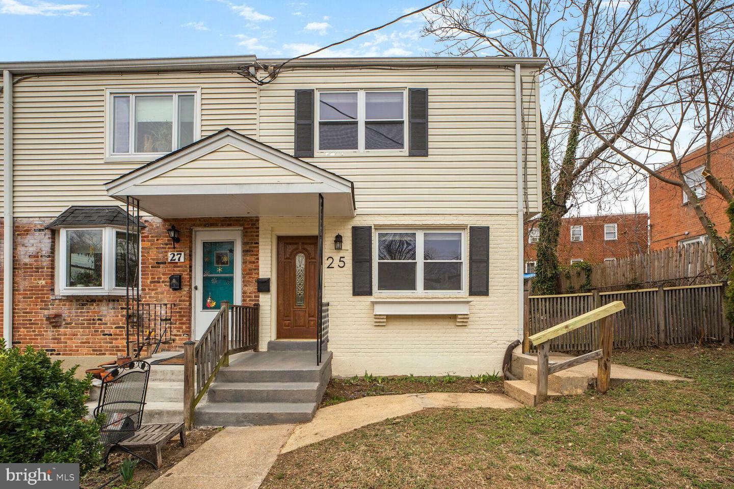 Property Photo: 25 S Early Street VA 22304