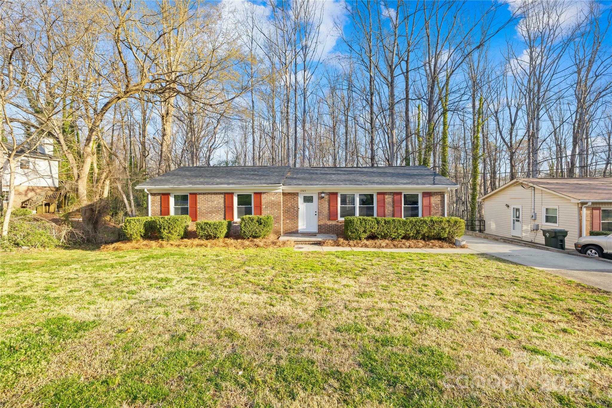 Property Photo: 1203 Northwoods Drive NC 28086