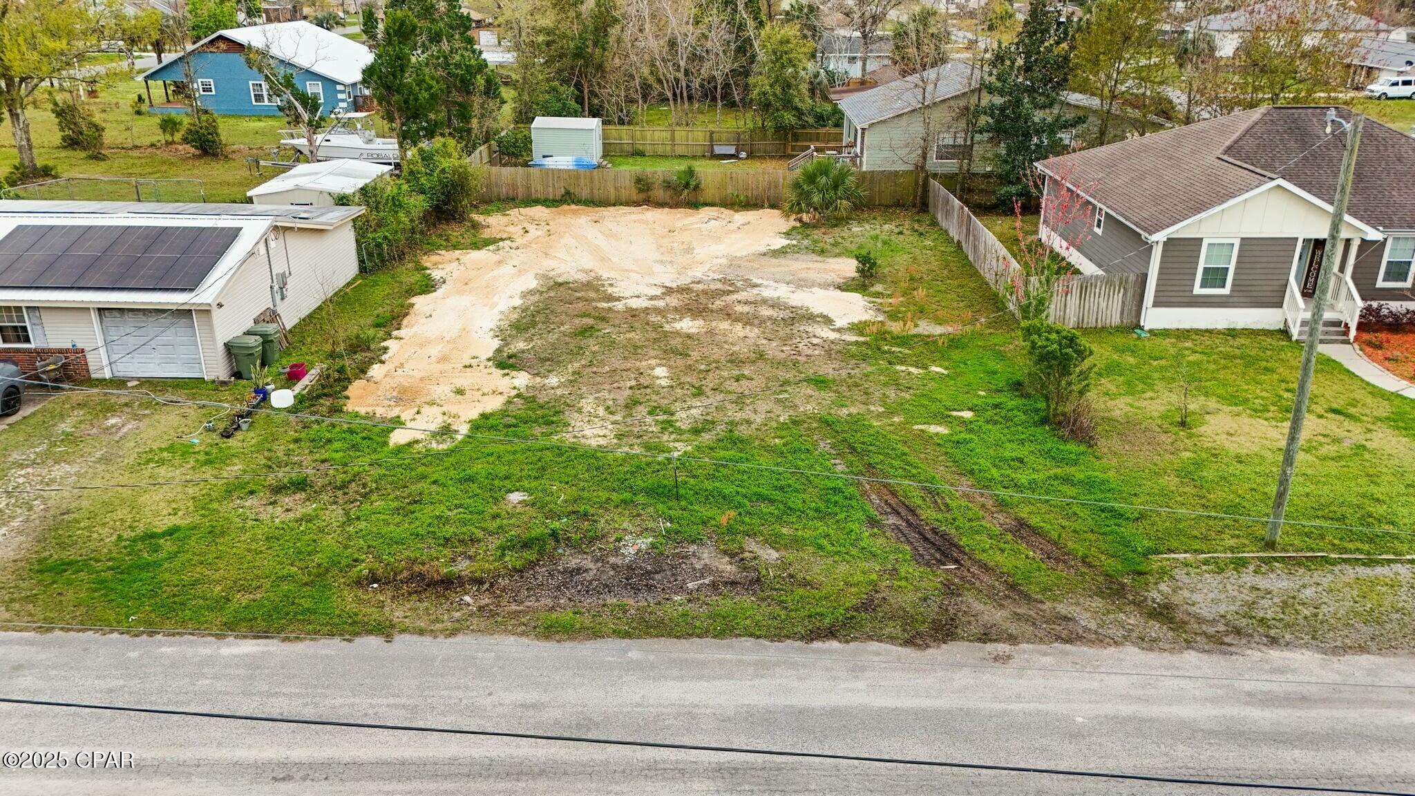 Property Photo: 905 W 3rd Street FL 32444