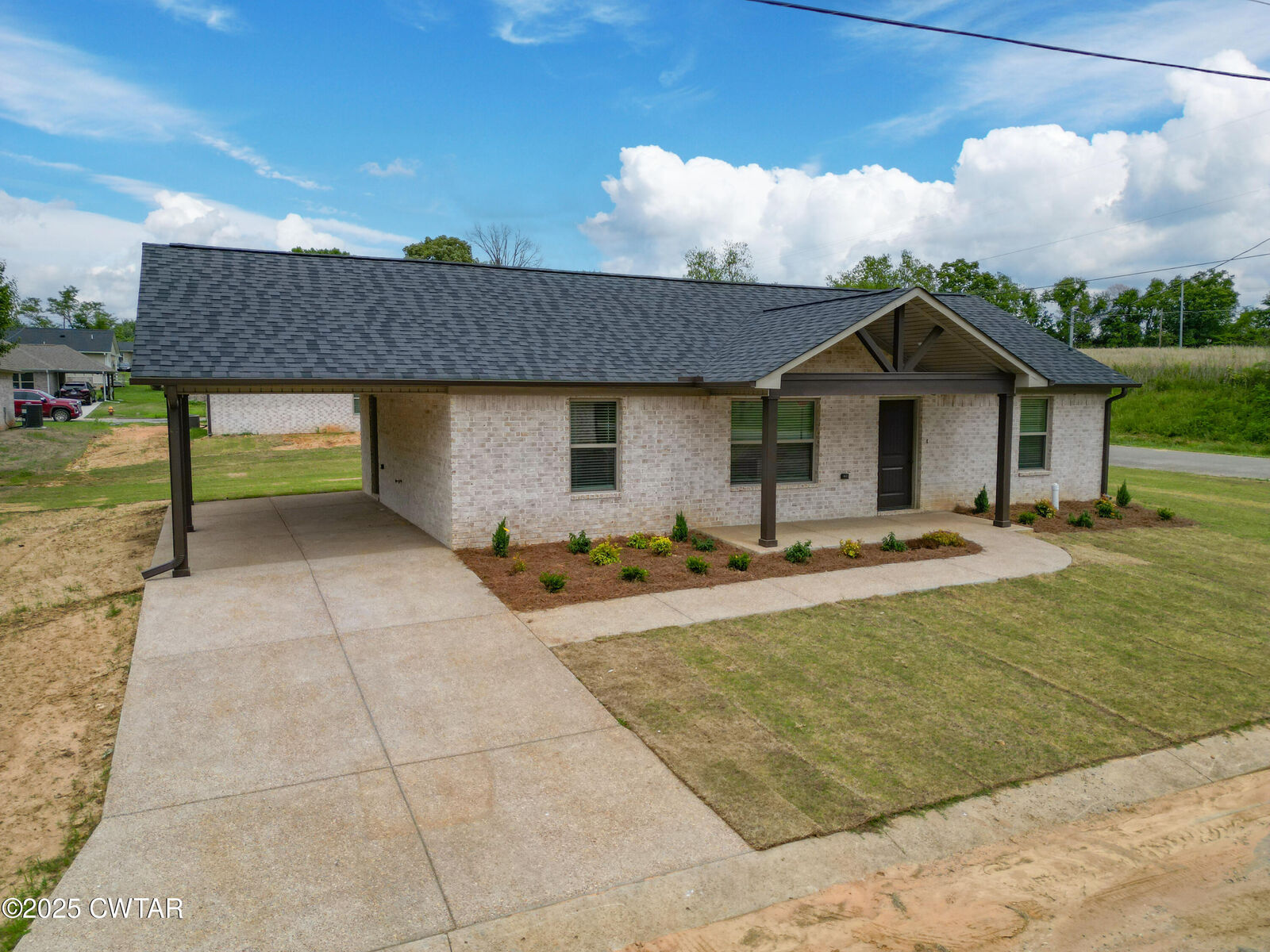 Property Photo: 123 Poplar Street TN 38337