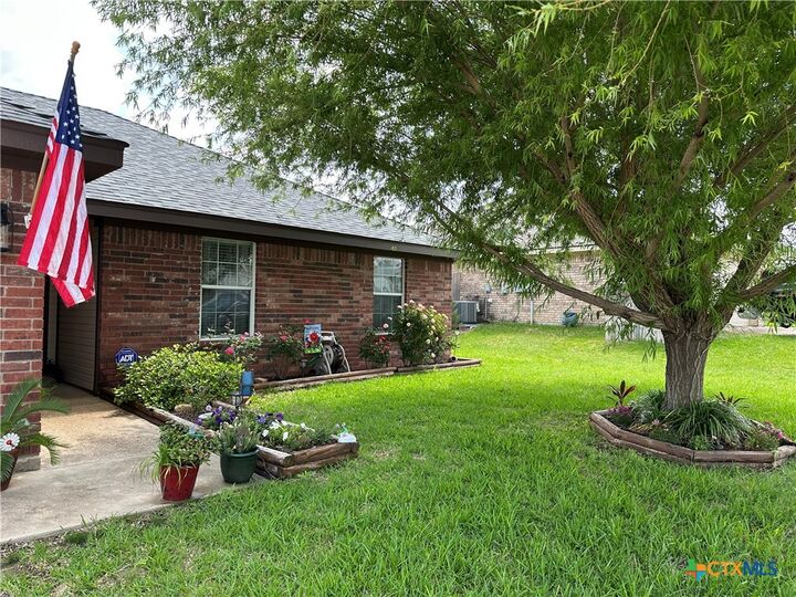 Property Photo:  306 Viola Drive  TX 76542 