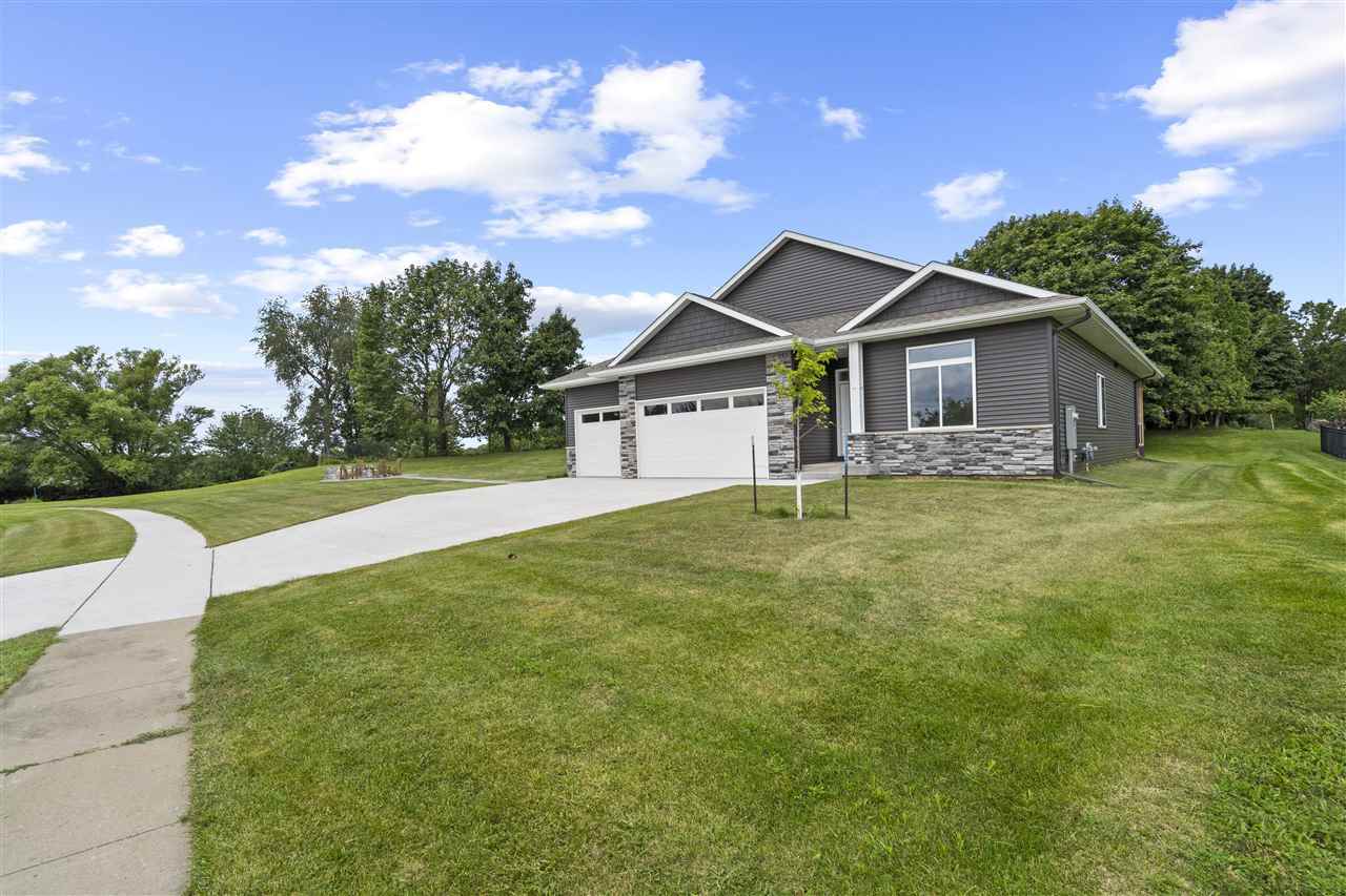 905 Lincolnshire Pl  Coralville IA 52241 photo