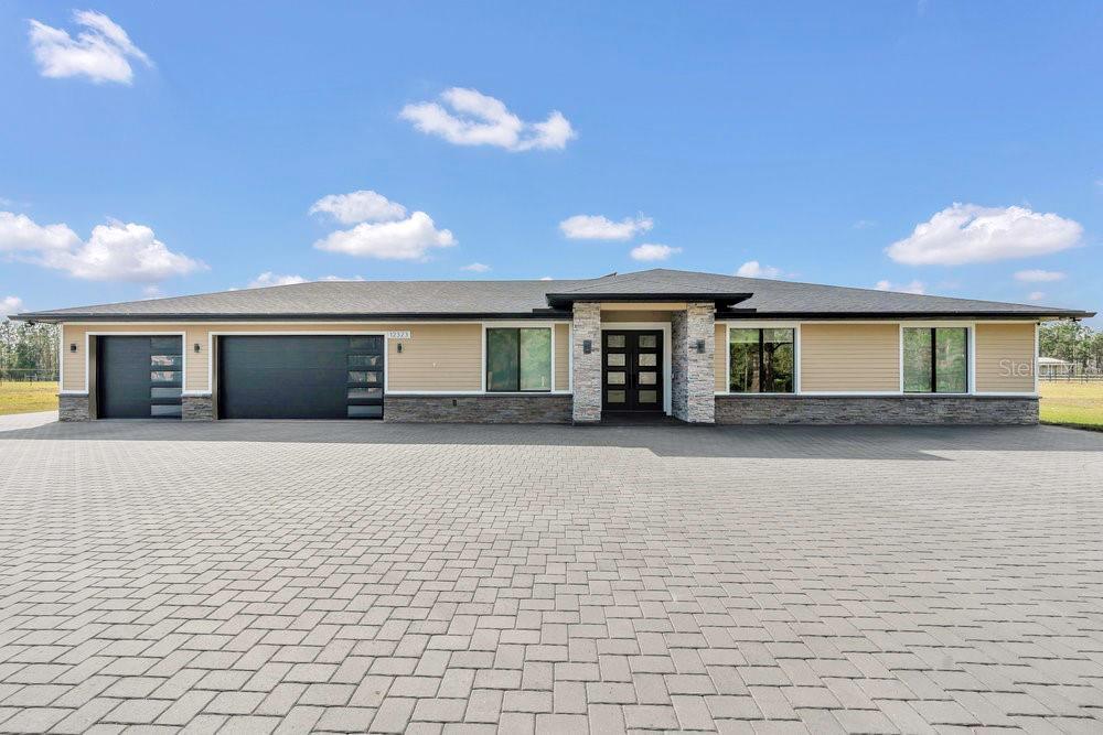 Property Photo:  12323 Sweet Hill Road  FL 33868 