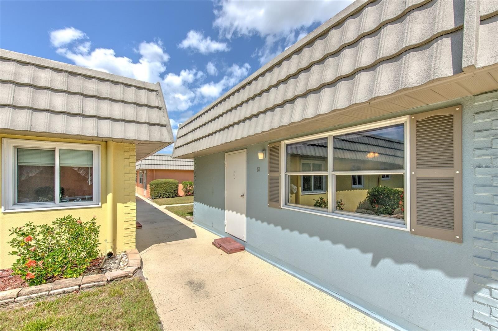 Property Photo:  201 Bedford Street 81  FL 33573 
