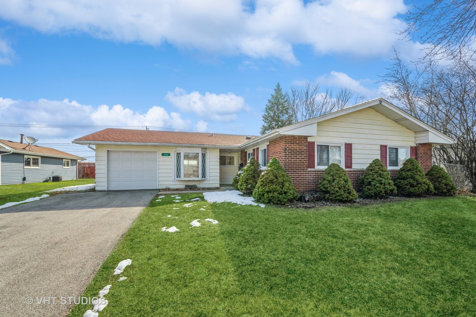 Property Photo: 1845 Pierce Road IL 60169