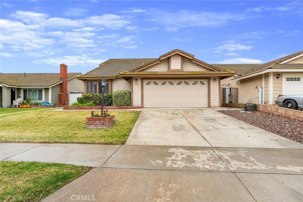 Property Photo:  1864 Providence Way  CA 92878 