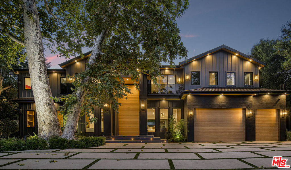 Property Photo: 4565 Encino Avenue CA 91316