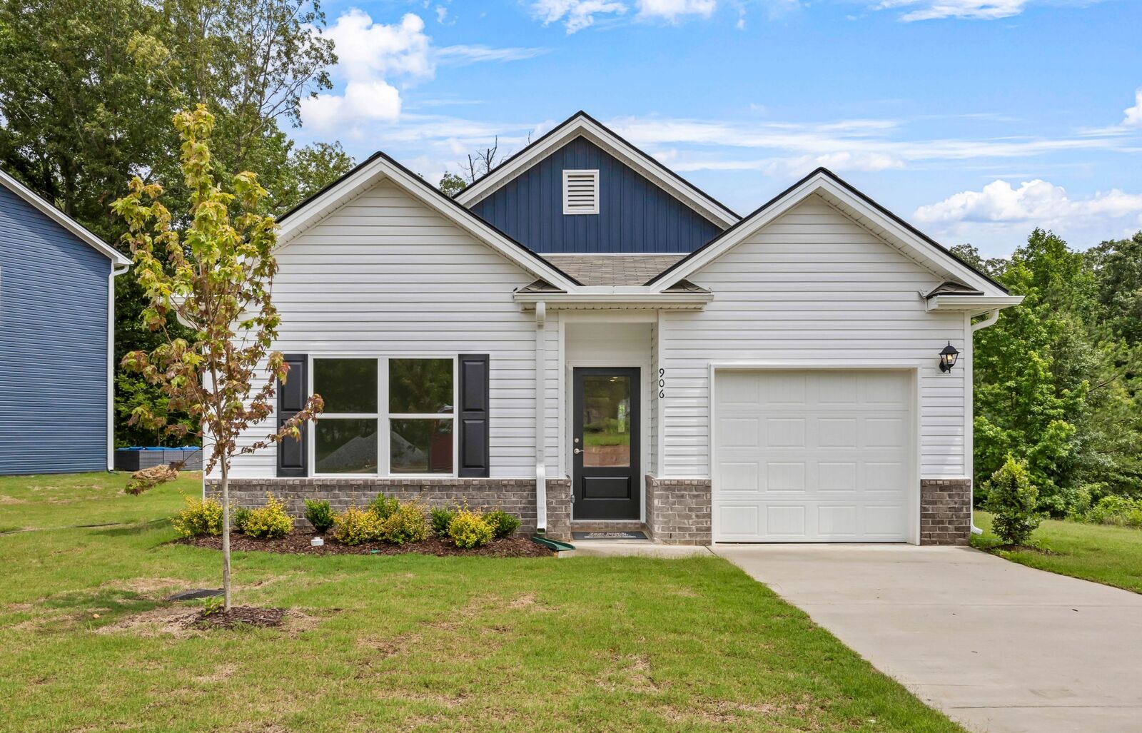 Property Photo: 906 Andasia Way TN 37042