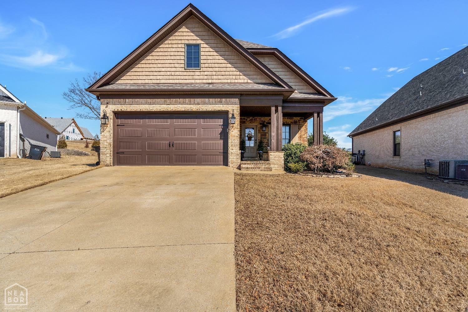 Property Photo:  1022 Villa Drive  AR 72405 