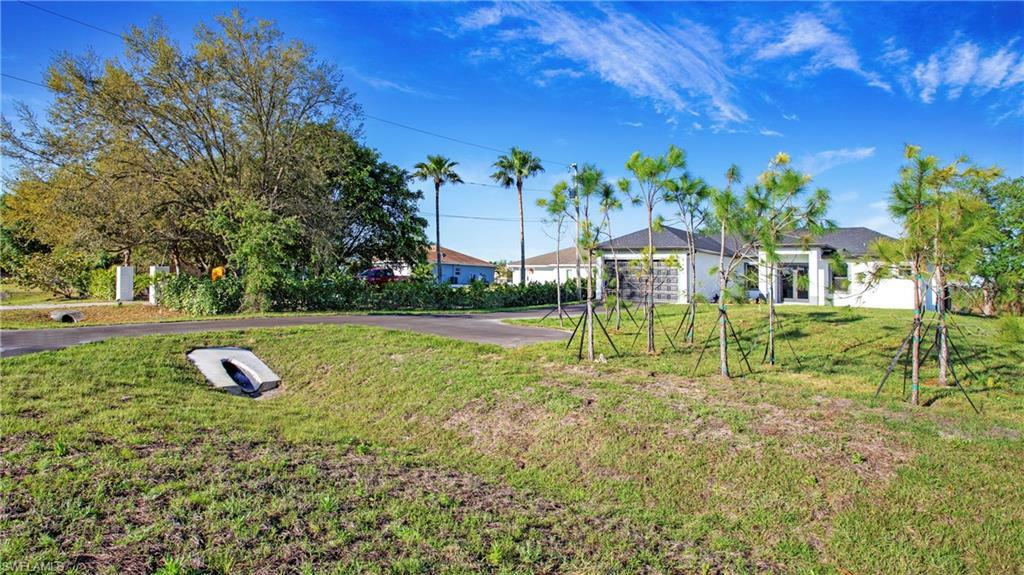 Property Photo: 4445 22nd St NE FL 34120