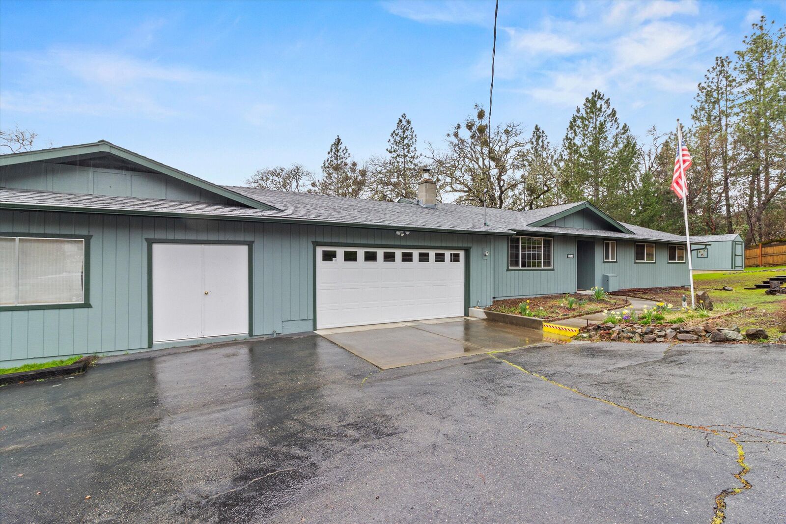 Property Photo: 170 Red Fox Lane OR 97526