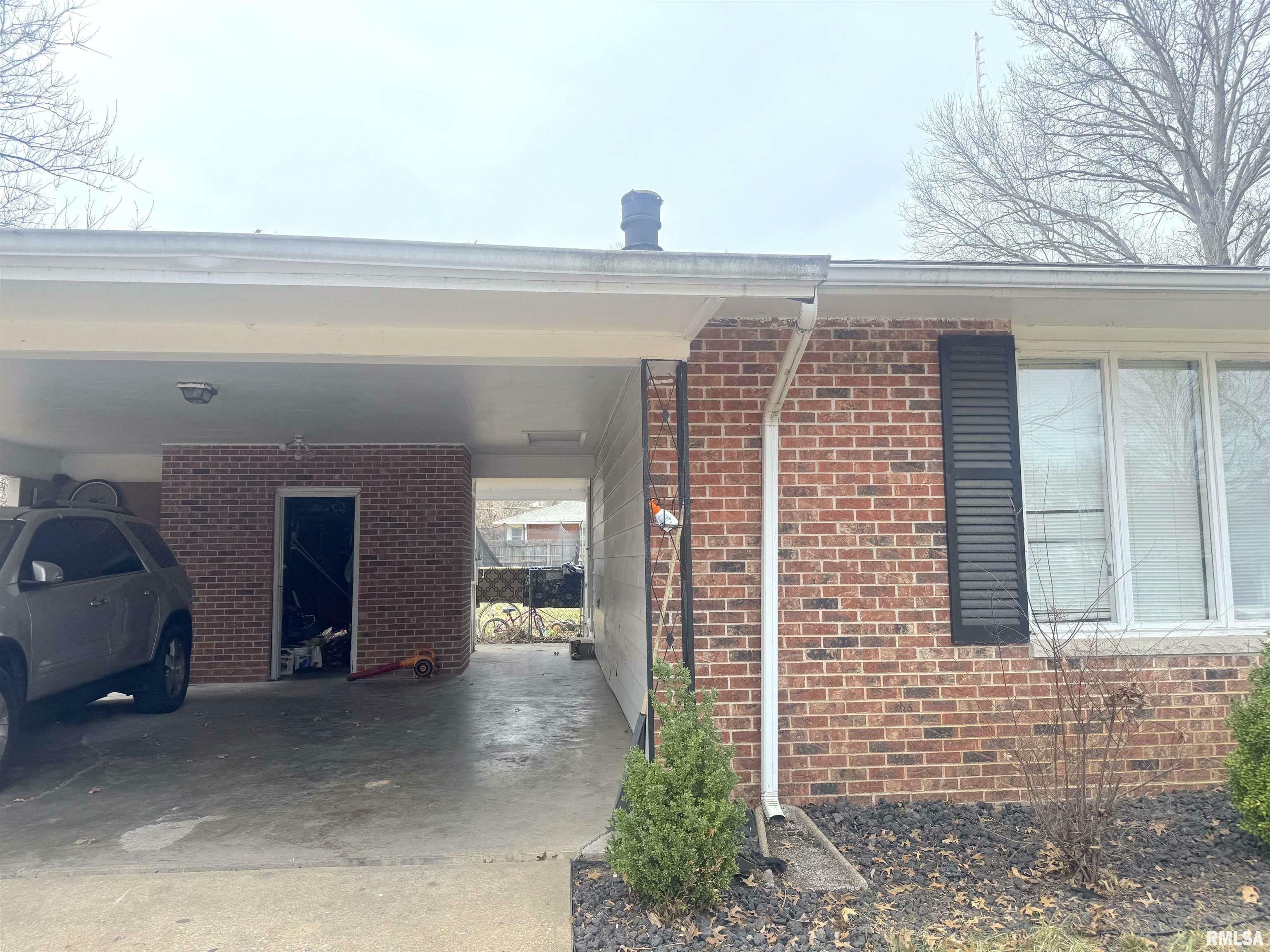 Property Photo: 208 S Rod Lane Court IL 62901