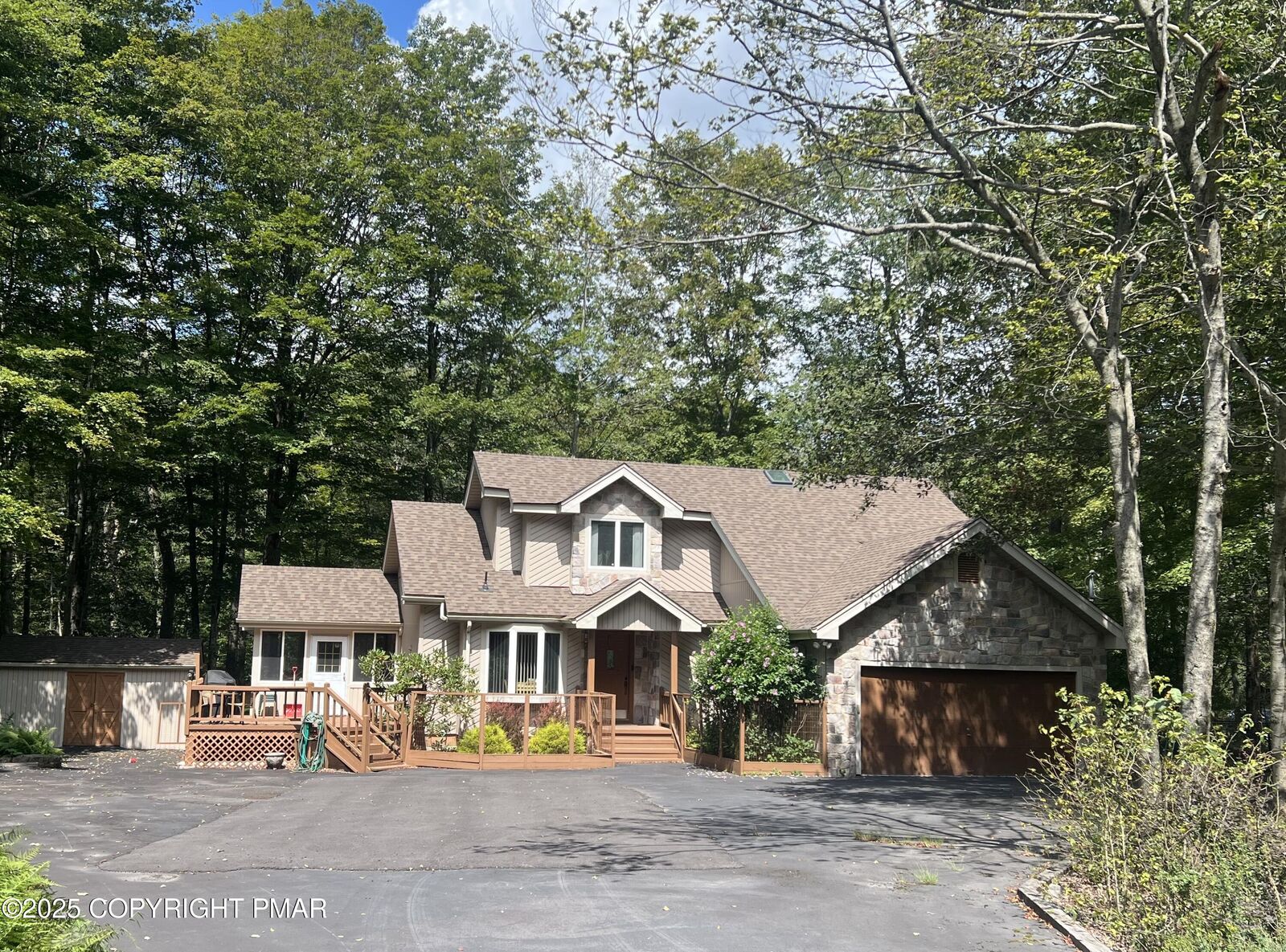 Property Photo: 109 Minisink Drive PA 18347