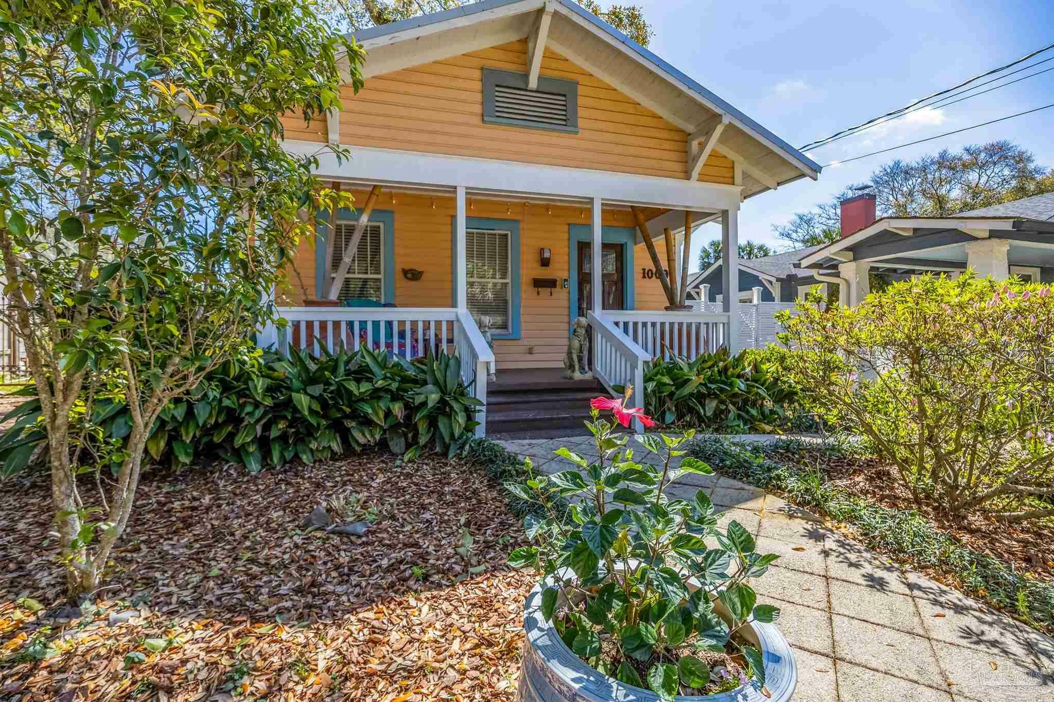 Property Photo: 1009 E Brainerd St FL 32503