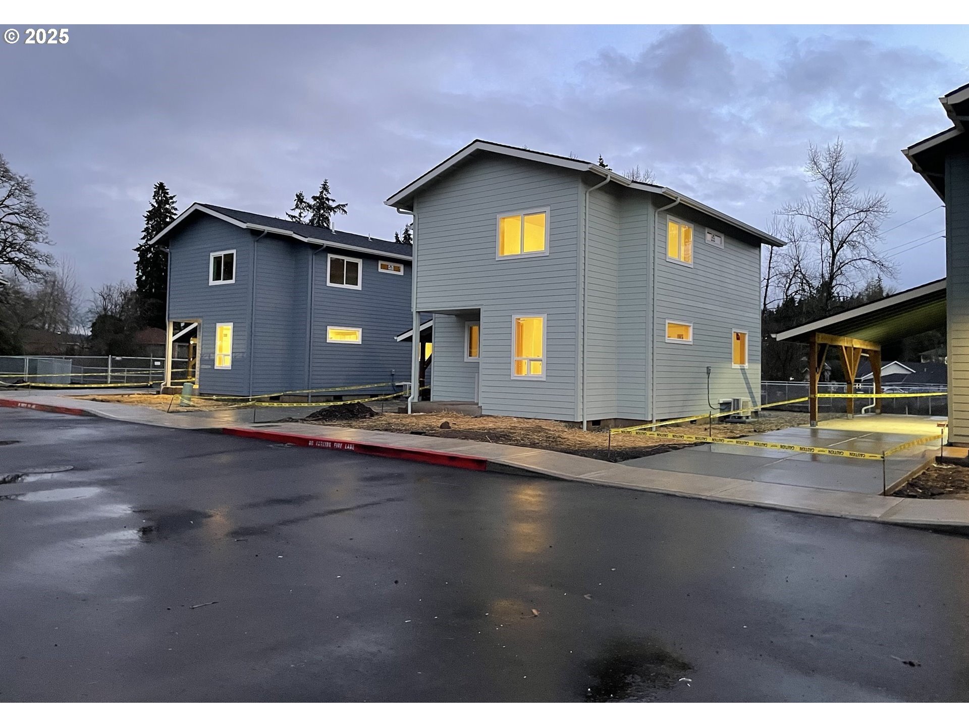 Property Photo: 7424 SE Willow Rd OR 97267