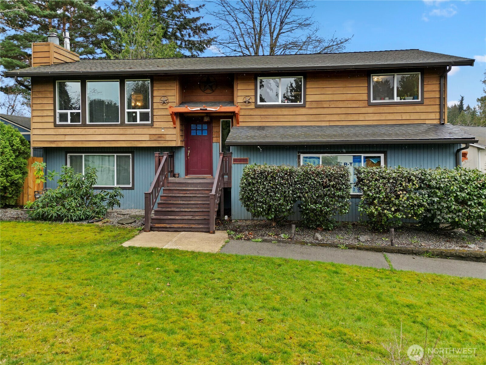 Property Photo: 1914 Sandalwood Street WA 98273