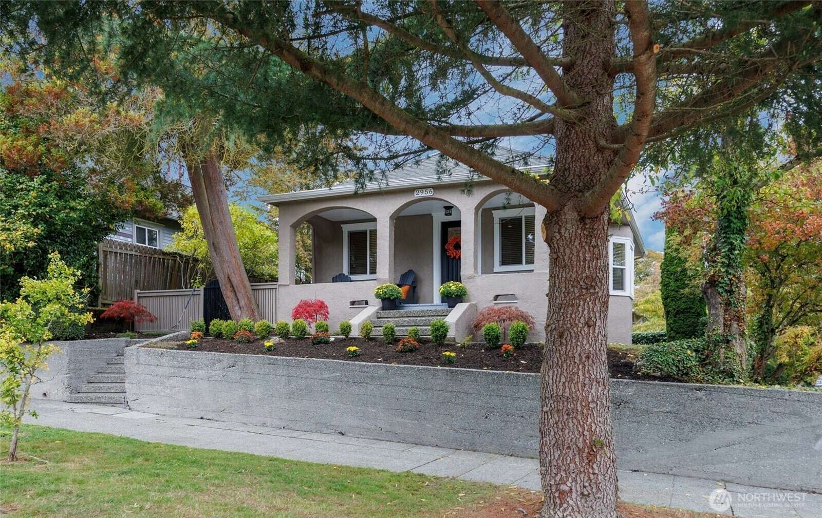 Property Photo: 2956 E Republican WA 98112