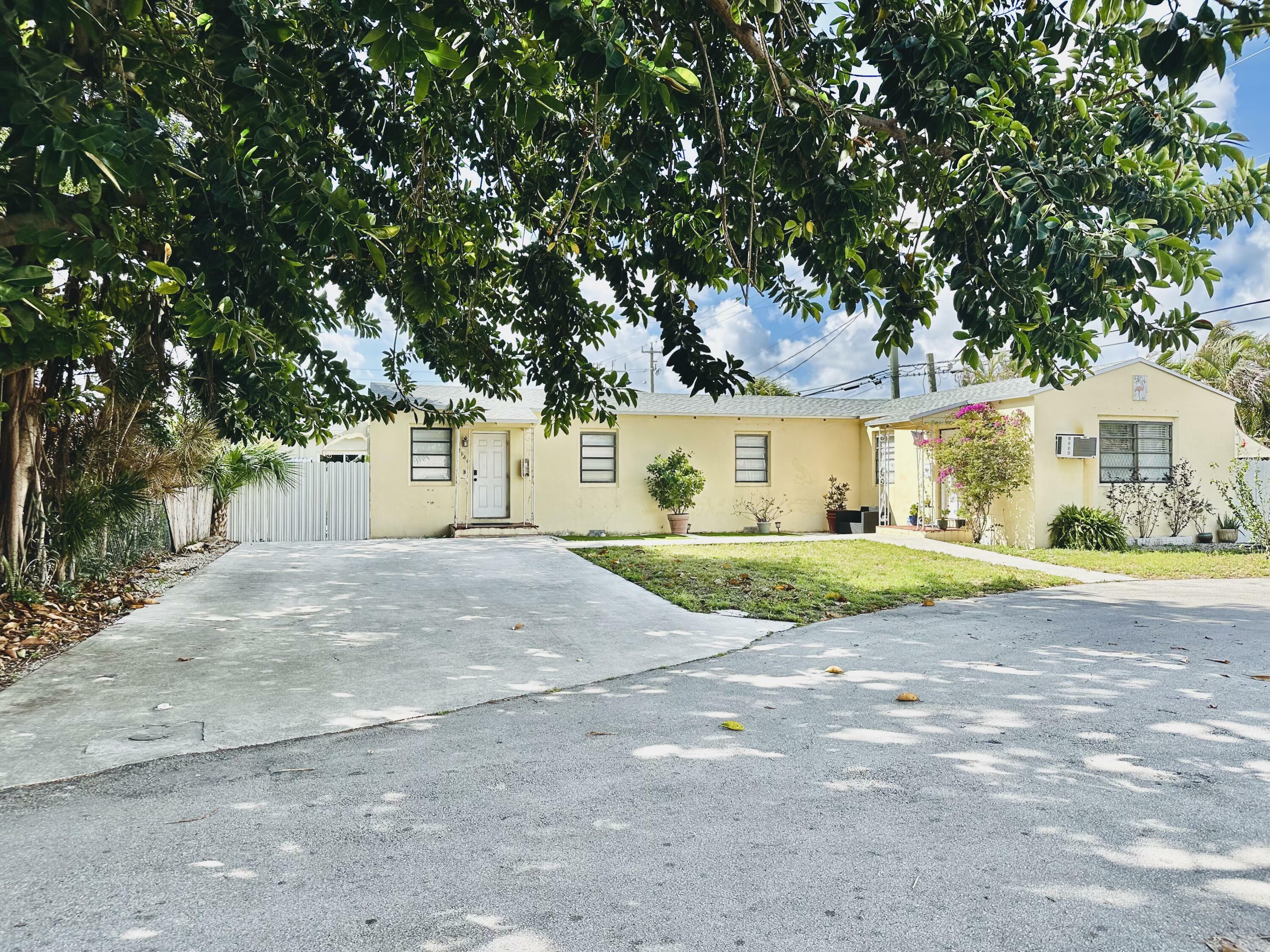 2140 Monroe Terrace  Hollywood FL 33020 photo