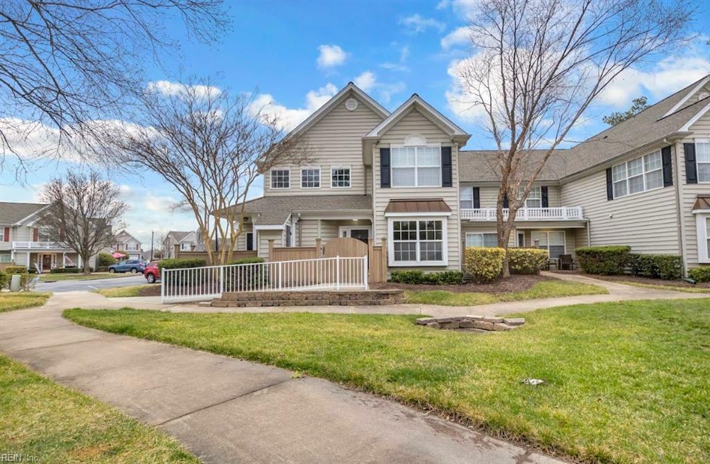 Property Photo: 903 Lakeside Dr VA 23435