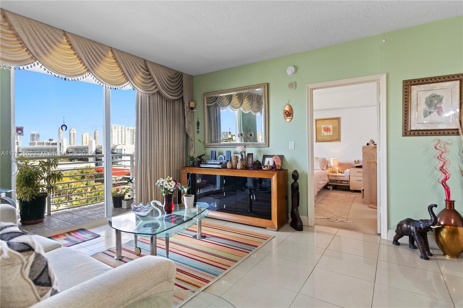 Property Photo: 18800 NE 29th Ave 906 FL 33180