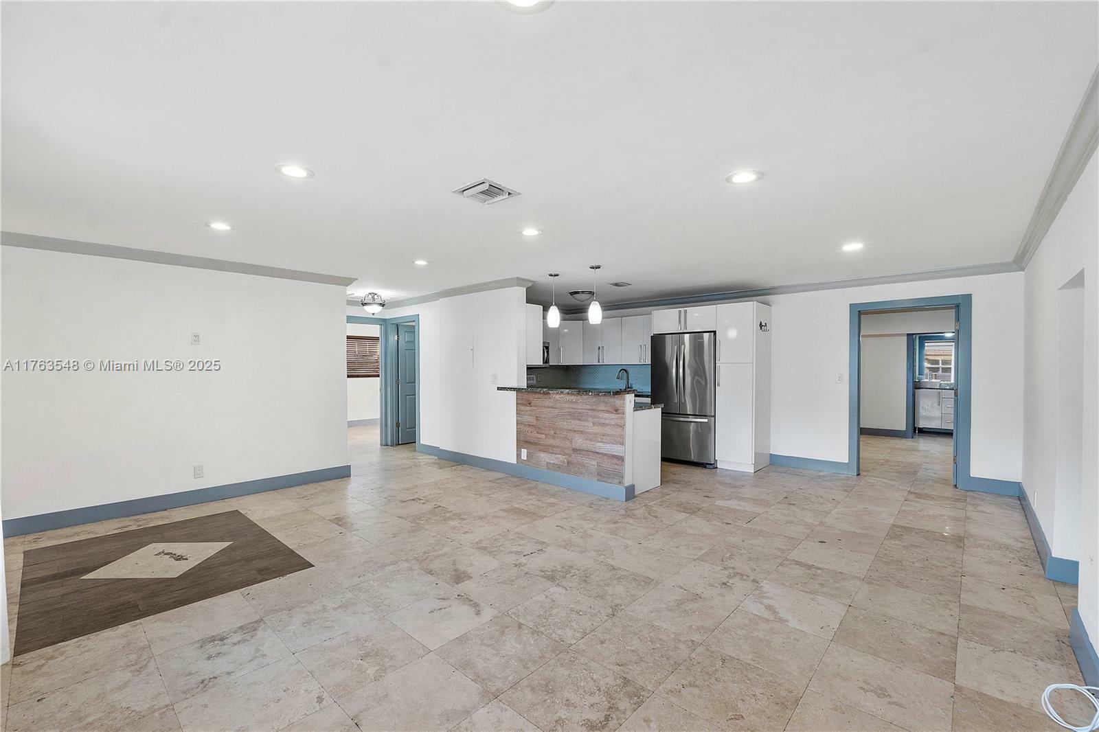 Property Photo: 1541 SW 52nd Ave FL 33317