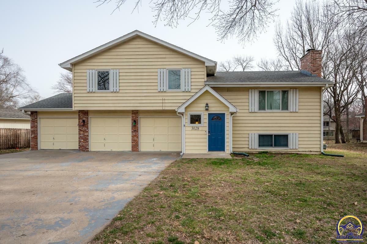 Property Photo: 3028 SW 36th St KS 66614