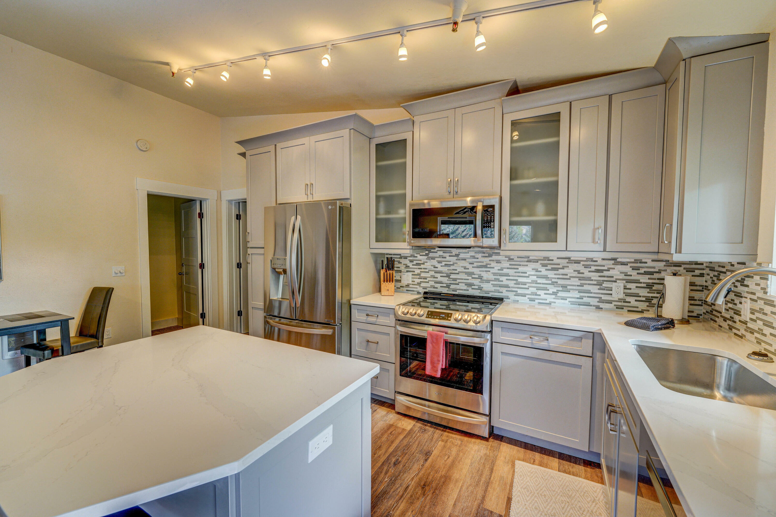 Property Photo: 351 S 2nd Ave 506 ID 83340