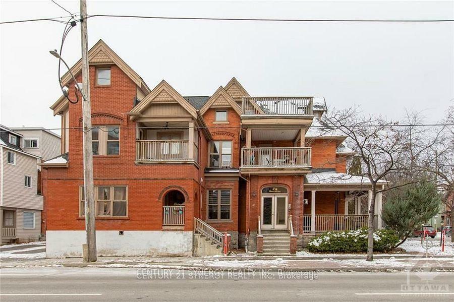 Property Photo: 450 Maclaren Street 6 ON K1R 5K6