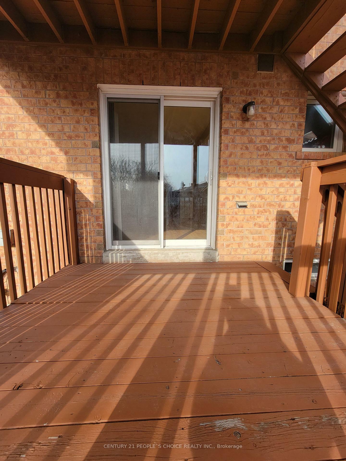 Property Photo: 783 Millworks Crescent Lower Level ON L5B 0B9