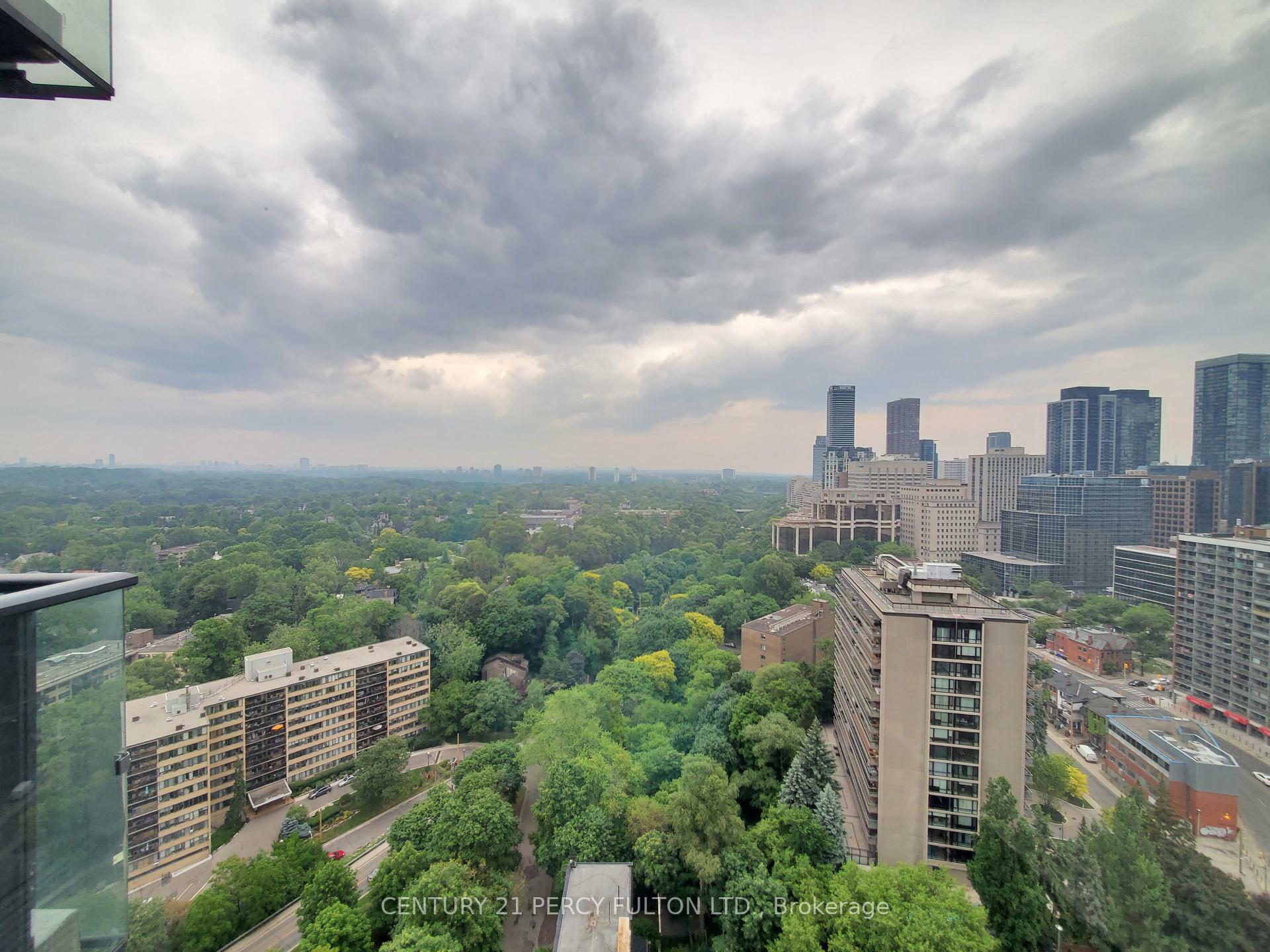 Photo de la propriété: 825 Church Street 2606 ON M4W 3Z4