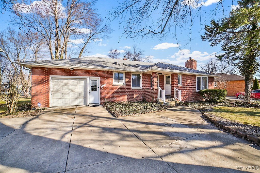 Property Photo: 1210 Maple Road NY 14221