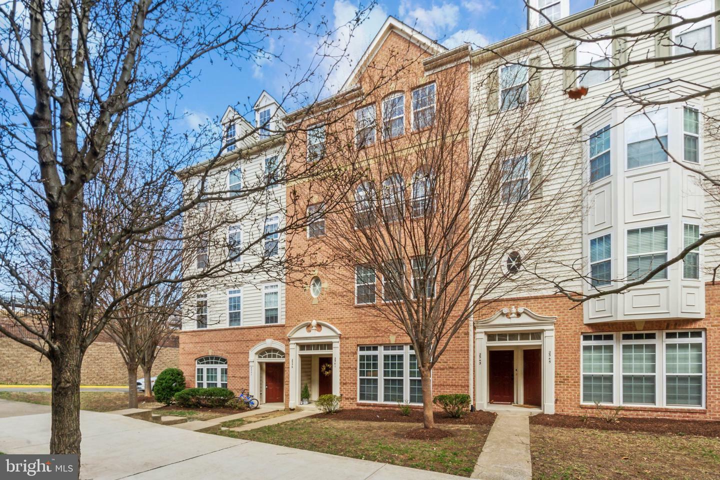 Property Photo: 2541 Eastbourne Drive 256 VA 22191