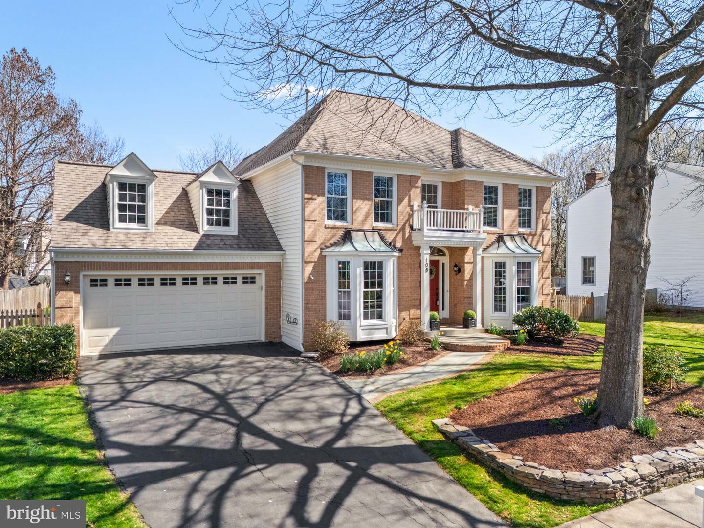 Property Photo: 108 Thistle Way NE VA 20176