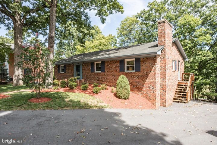 Property Photo:  126 Armstrong Place  VA 22602 