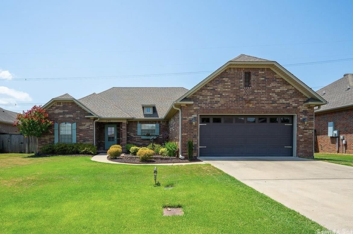 Property Photo:  245 Fourwinds Drive  AR 72034-1111 