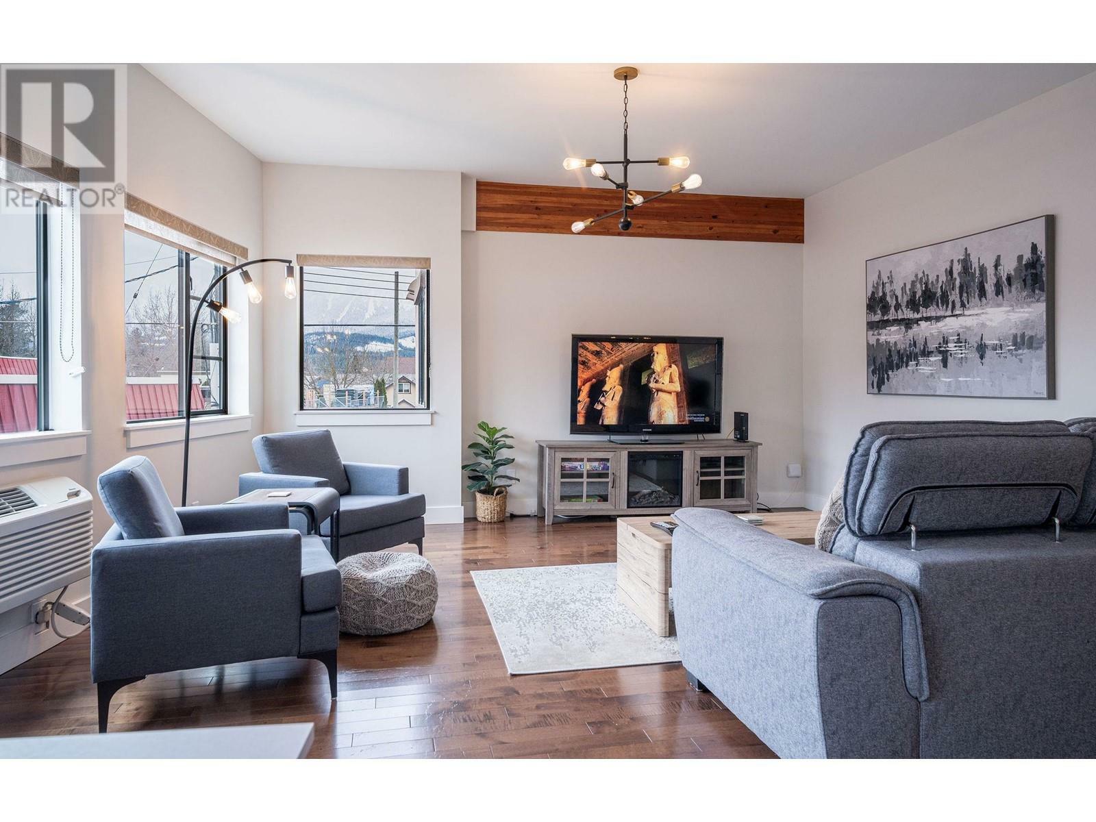 Property Photo: 309 First Street West 203 BC V0E 2S0