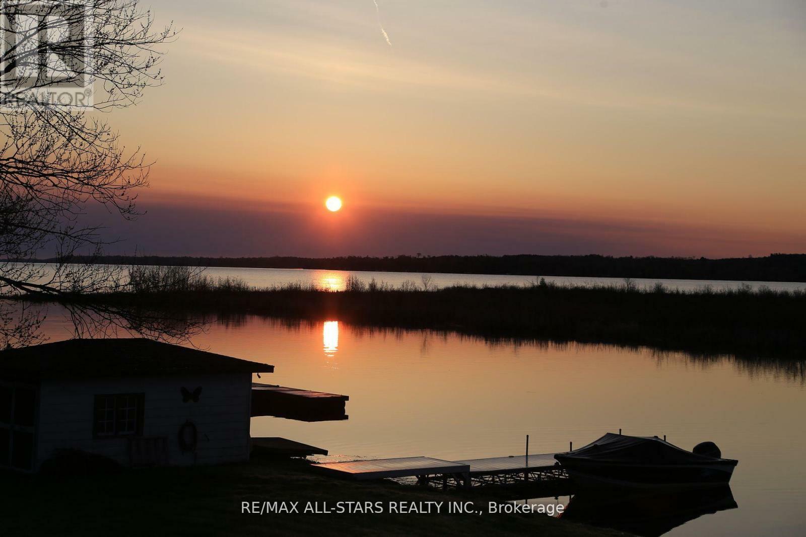 Property Photo: 122 Fenelon Drive ON K0M 1G0