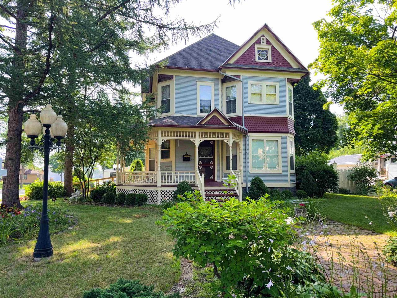 Property Photo:  201 South Vine Avenue  WI 54449 