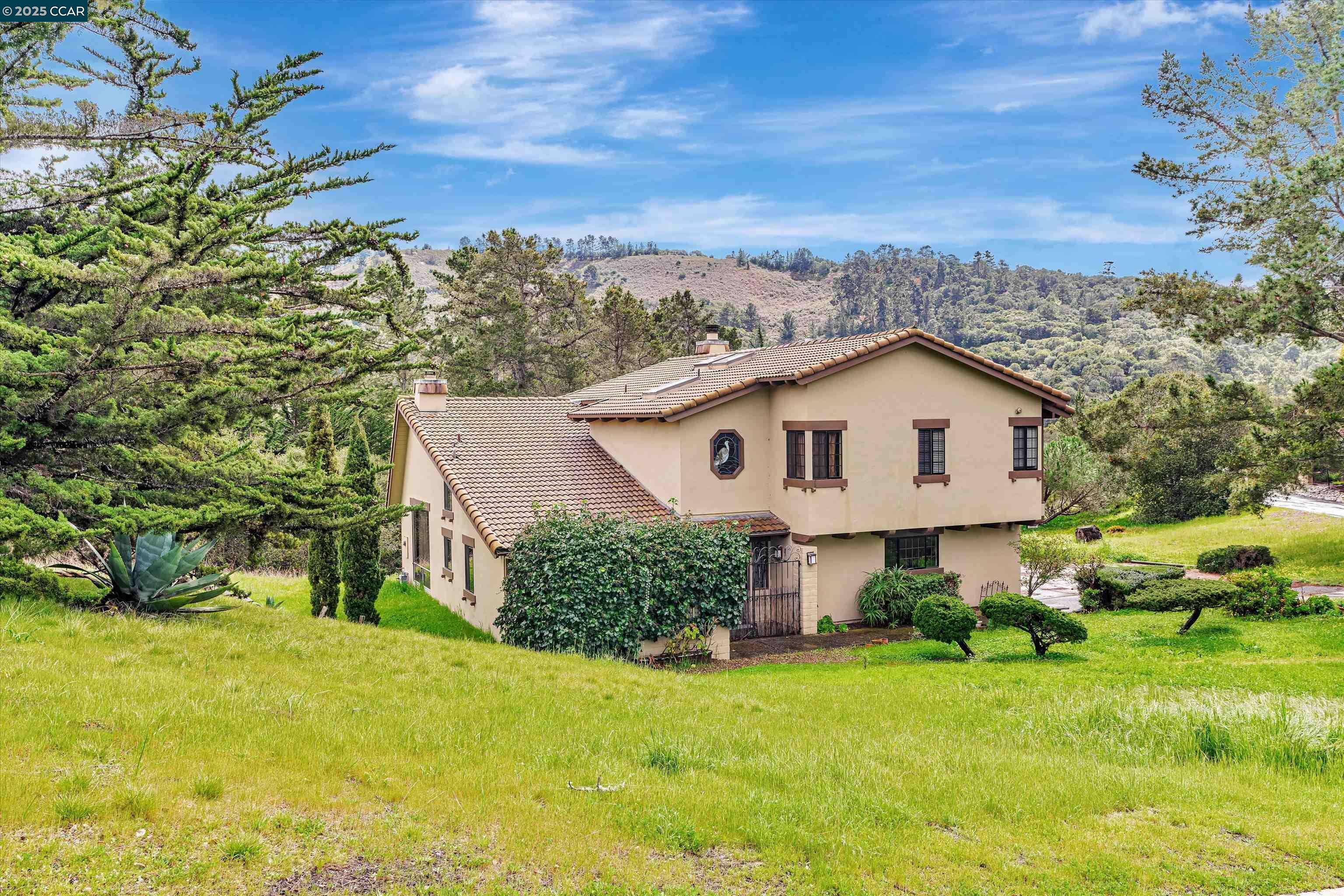 23725 Determine Ln  Monterey CA 93940 photo