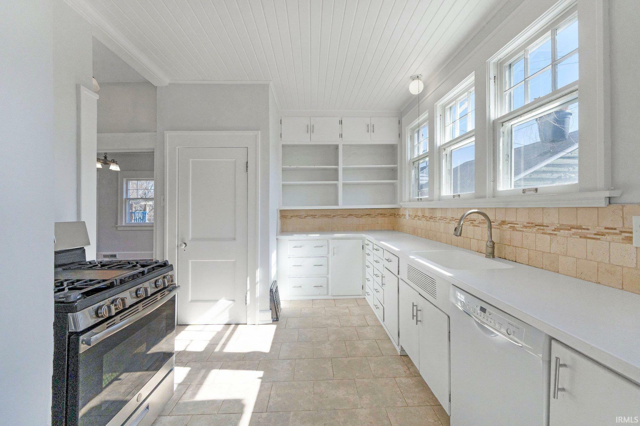 Property Photo: 4215 Drury Lane IN 46807-2559