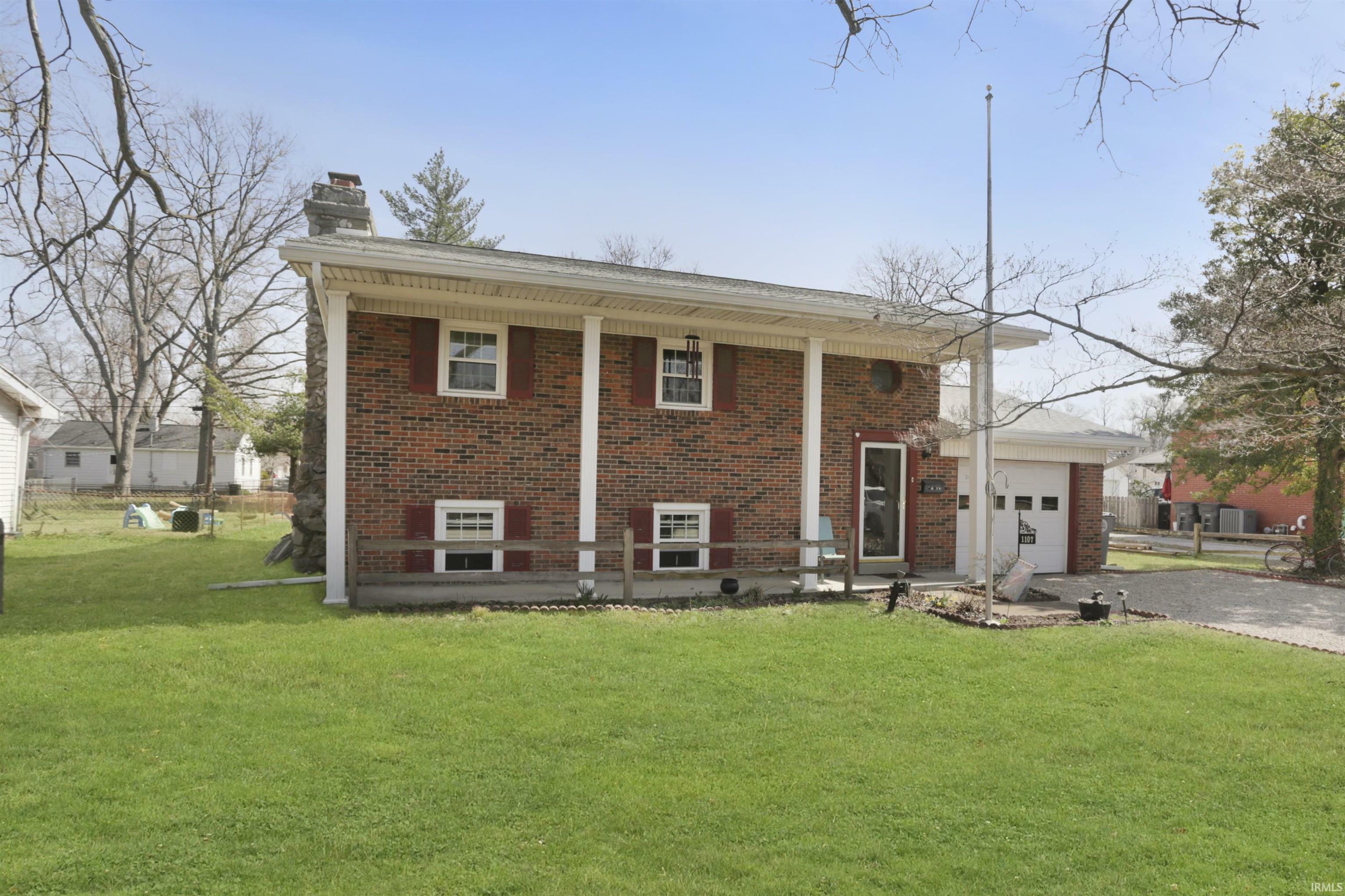 1107 N Boeke Road  Evansville IN 47711 photo