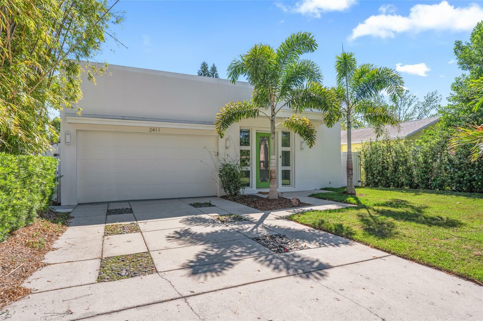 Property Photo: 2411 Center Avenue FL 32806