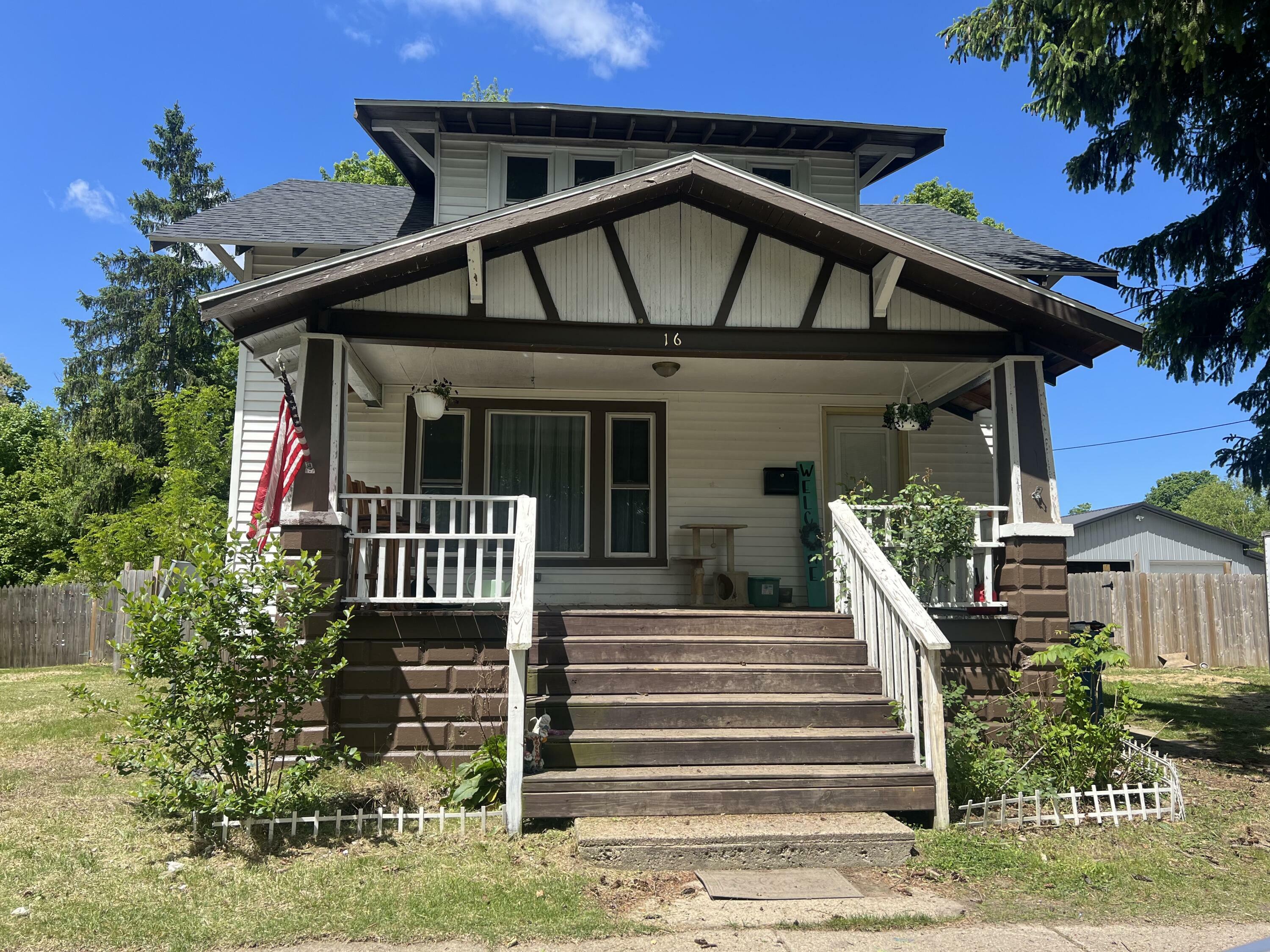 16 Maple Street  Bangor MI 49013 photo