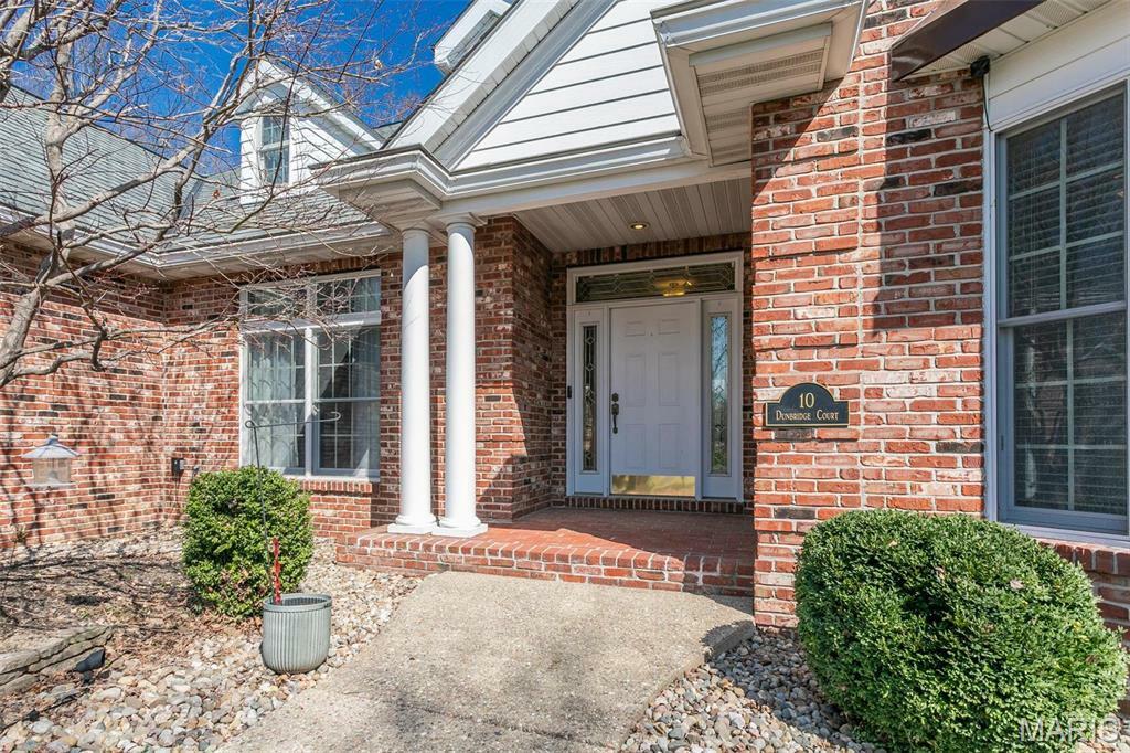Property Photo: 10 Dunbridge Court IL 62034