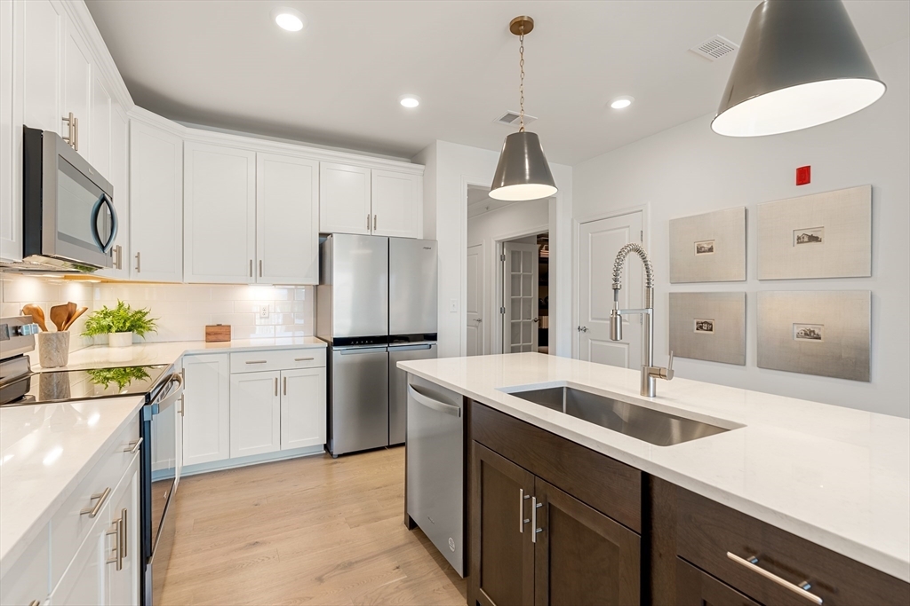 Property Photo:  300 Martins Landing Way 504  MA 01864 